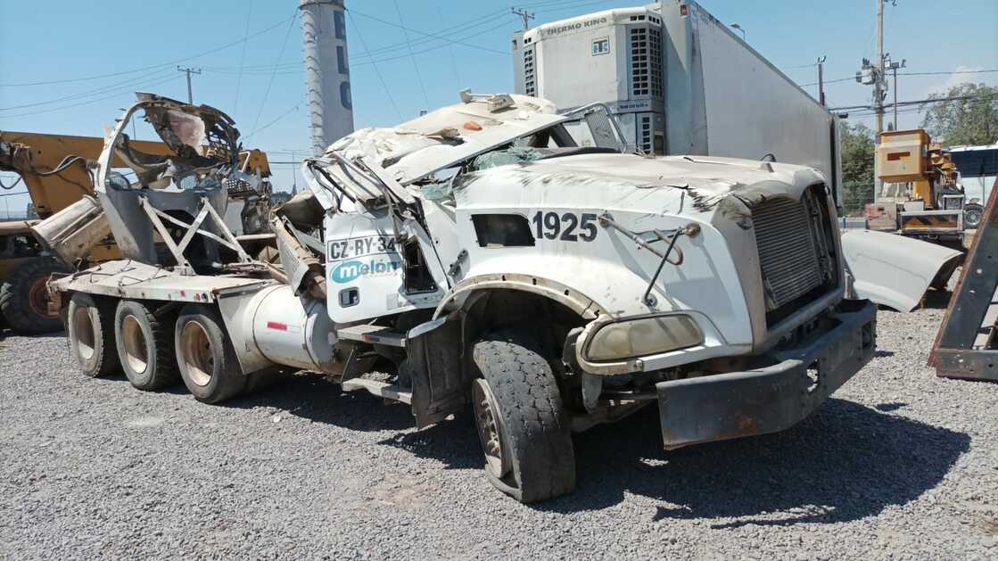 VIDRIO Mack GU 2008  USADO  EN DESARME